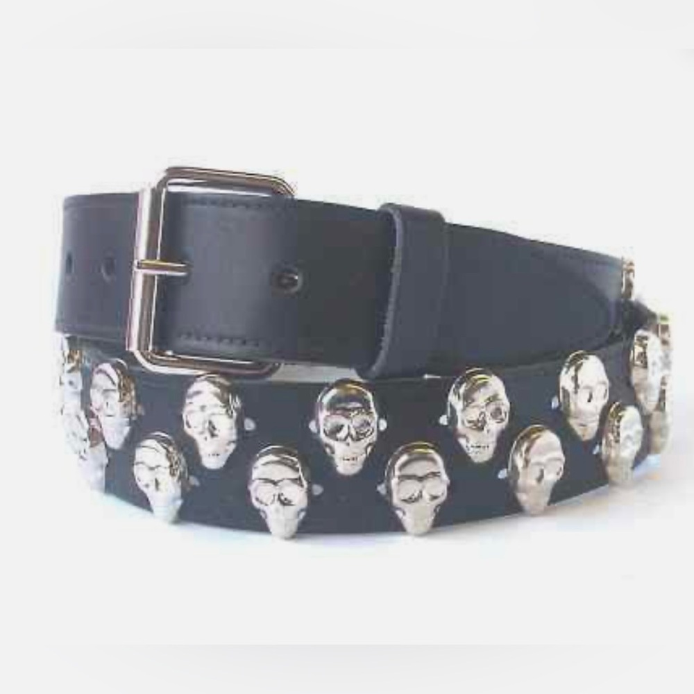 Skull belt black leather silver double row England size Med 32 waist 37” length